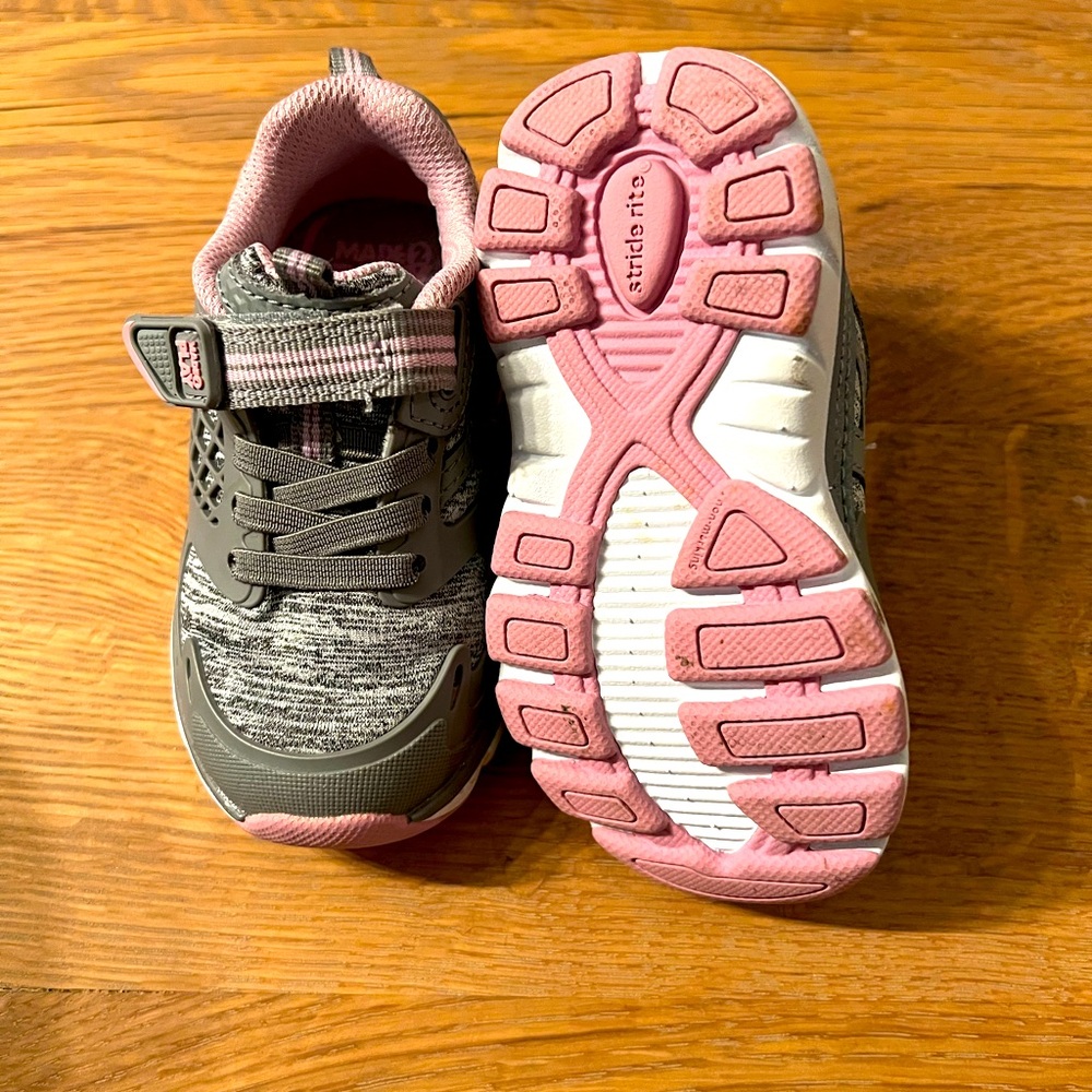 Stride rite made 2 play running shoes grey/pink